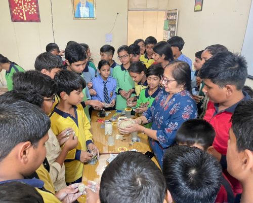 Earth Day- Workshop on Paper Mache 4
